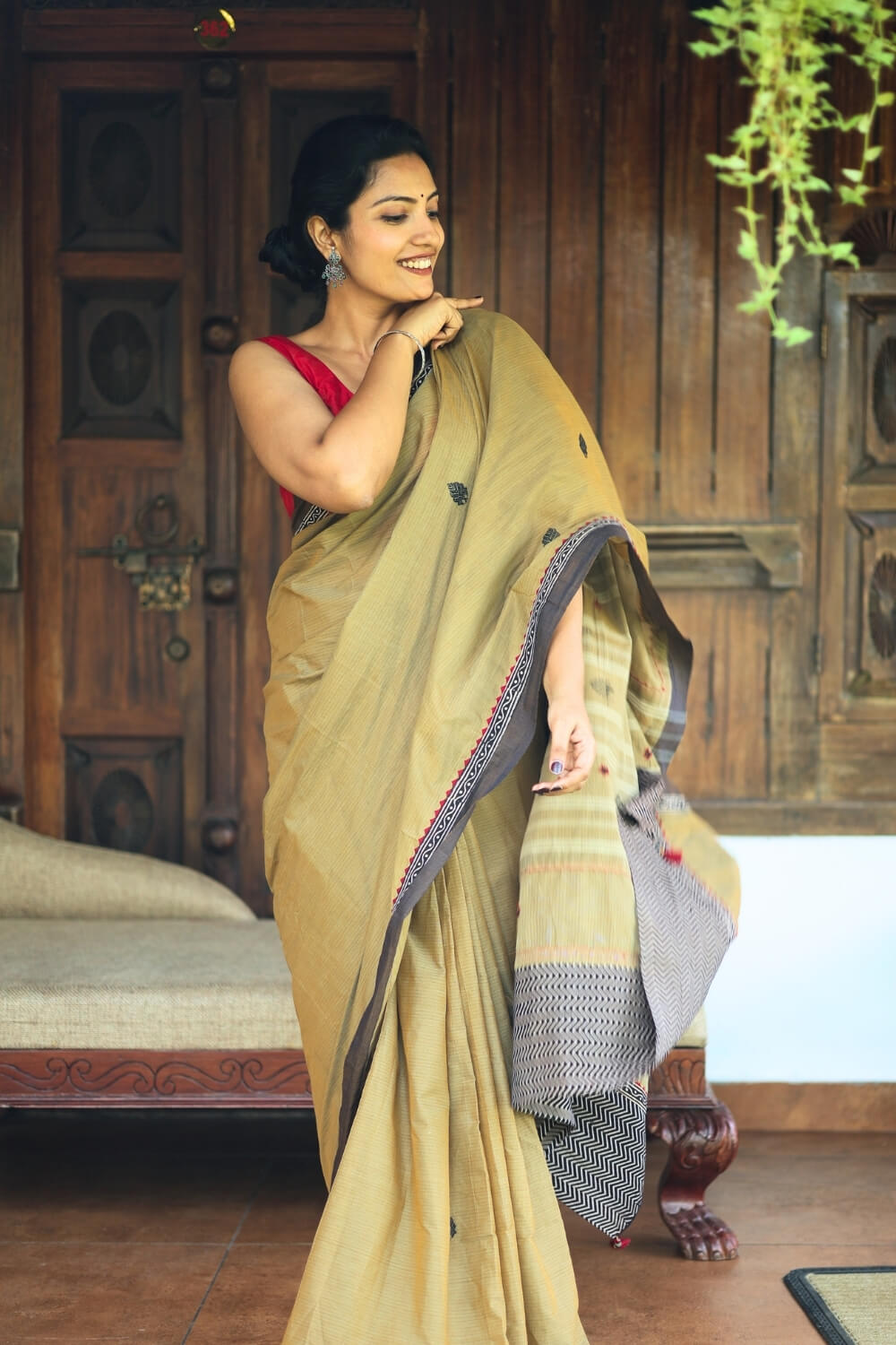 Ecru Handcrafted Chettinad Handloom Cotton Saree