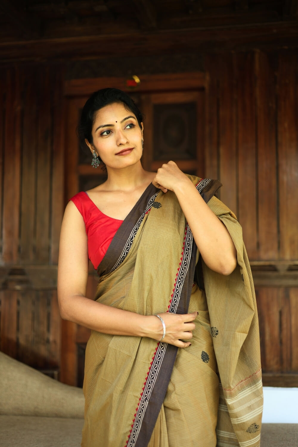 Ecru Handcrafted Chettinad Handloom Cotton Saree