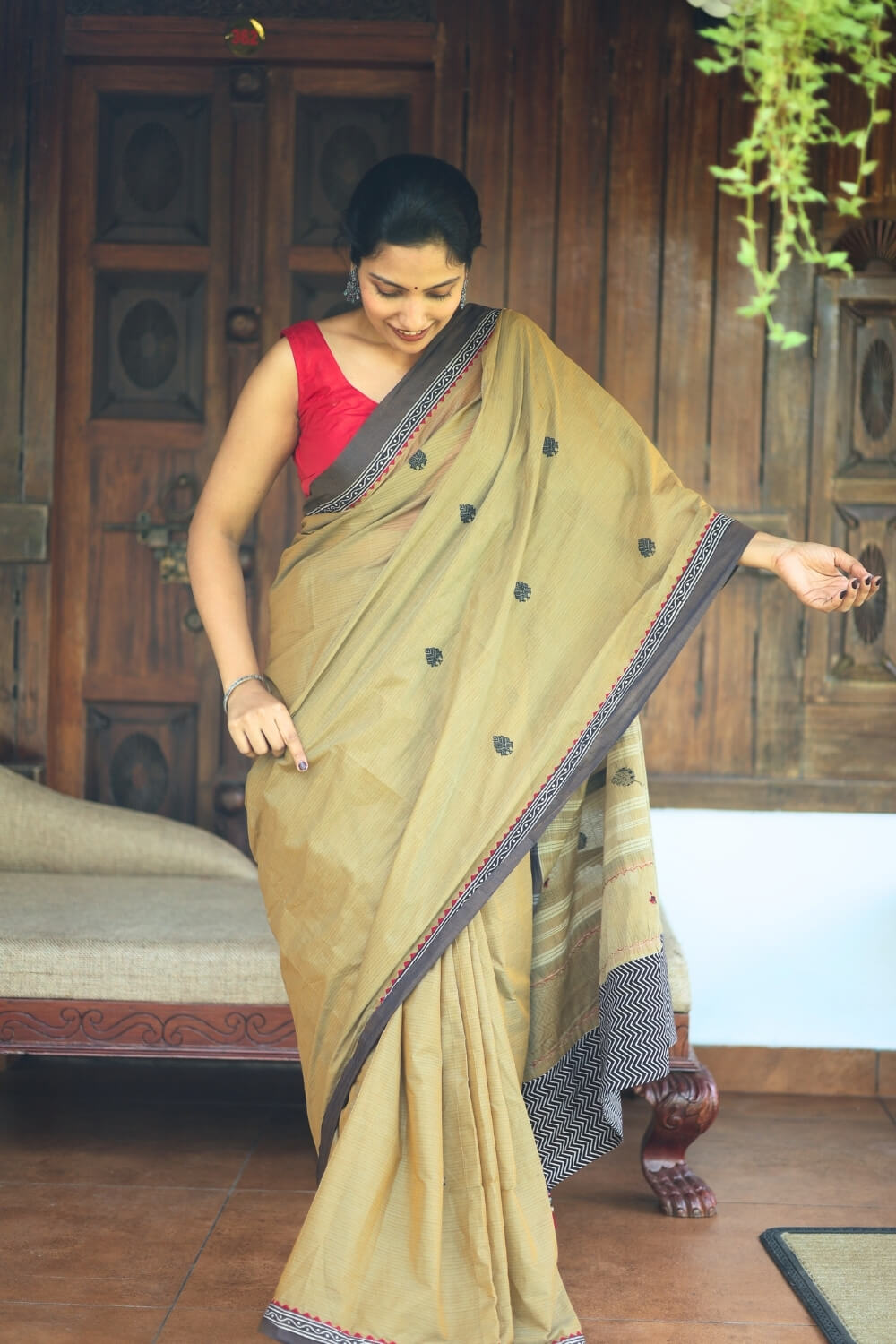 Ecru Handcrafted Chettinad Handloom Cotton Saree