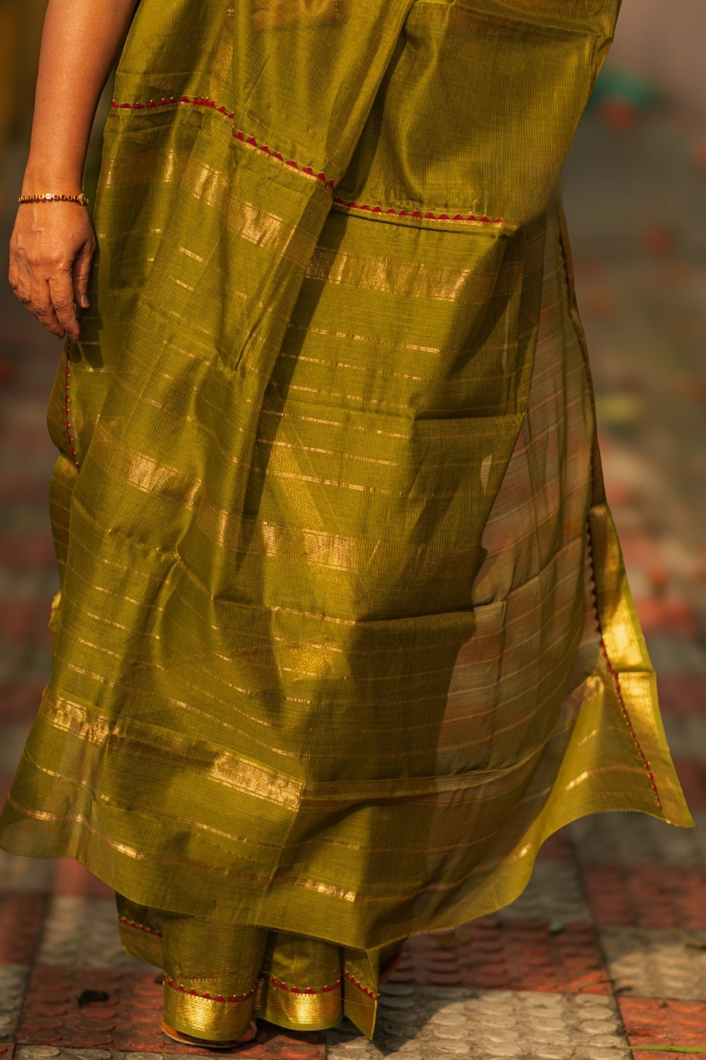 Olive Green Golden Border Maheshwari Silk Saree